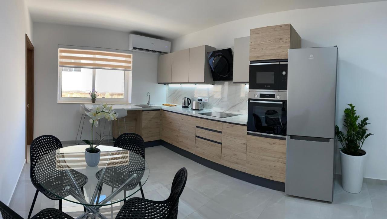 Seaside Apartment In Gzira Luaran gambar